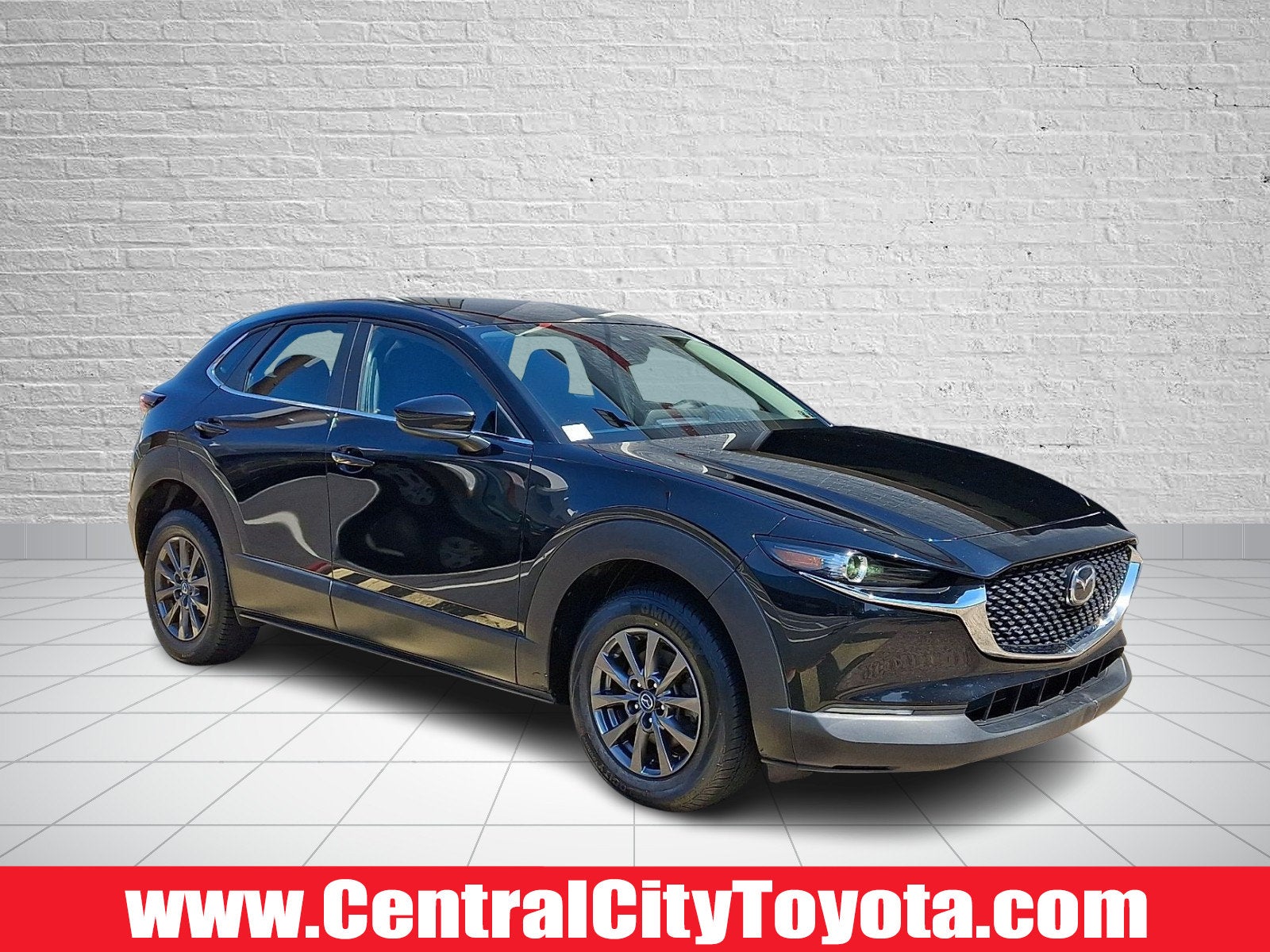 2021 Mazda Mazda CX-30 2.5 S in Jet Black Mica — front three-quarter view