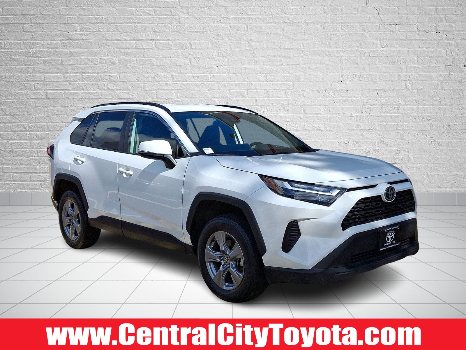 2025 Toyota RAV4 Hybrid XLE in Ice Cap - 040 — front three-quarter view