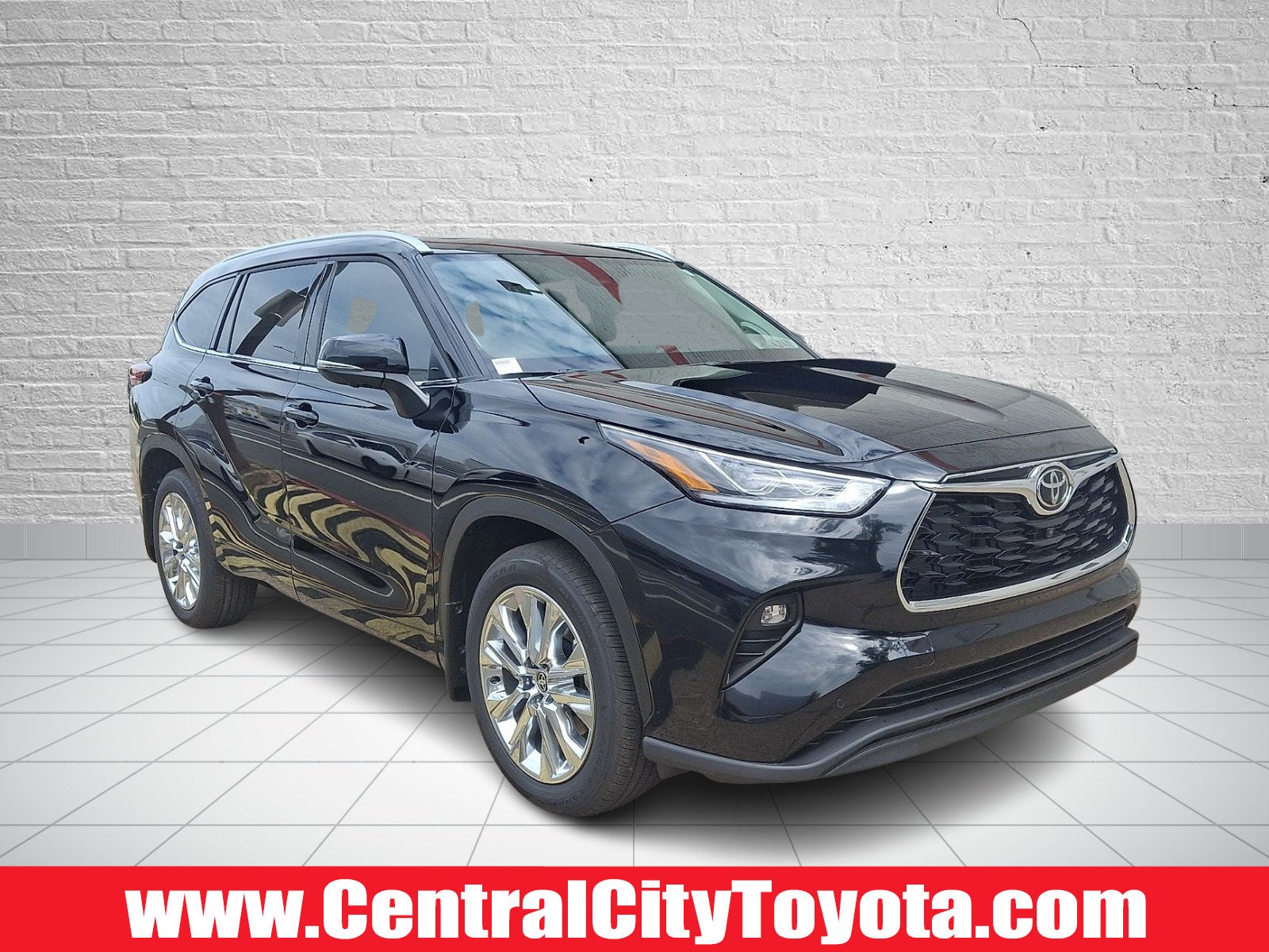 2026 Toyota Highlander Limited in Midnight Black Metallic - 218 — front three-quarter view