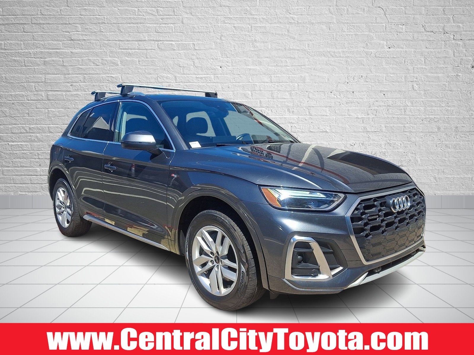 2023 Audi Q5 S line Premium in Daytona Gray Pearl Effect — front three-quarter view